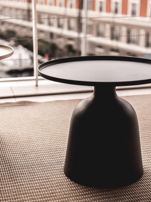 Table d'appoint contemporaine en aluminium avec résistance aux intempéries pour terrasse