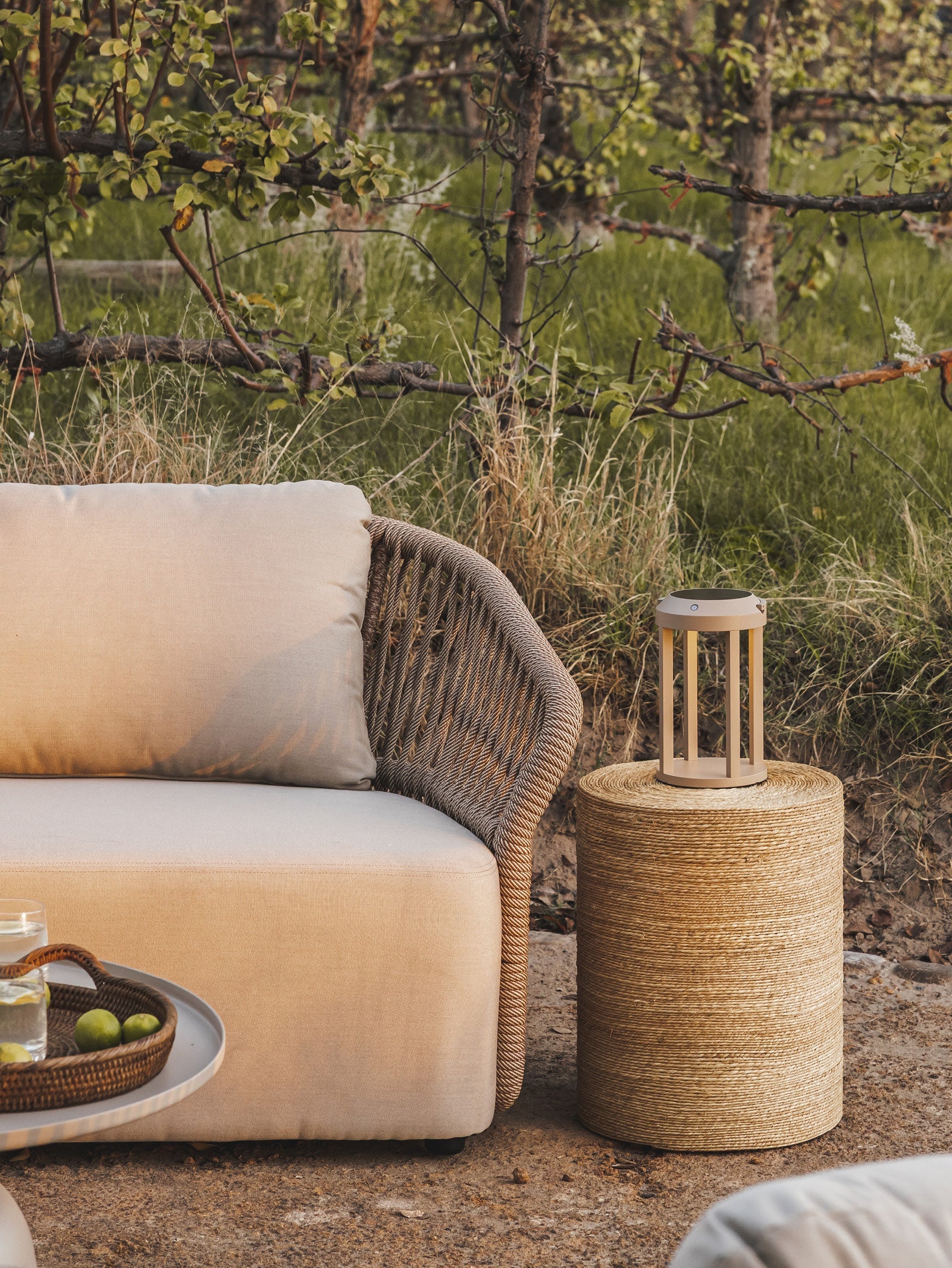 Table d'appoint en rotin pour patio