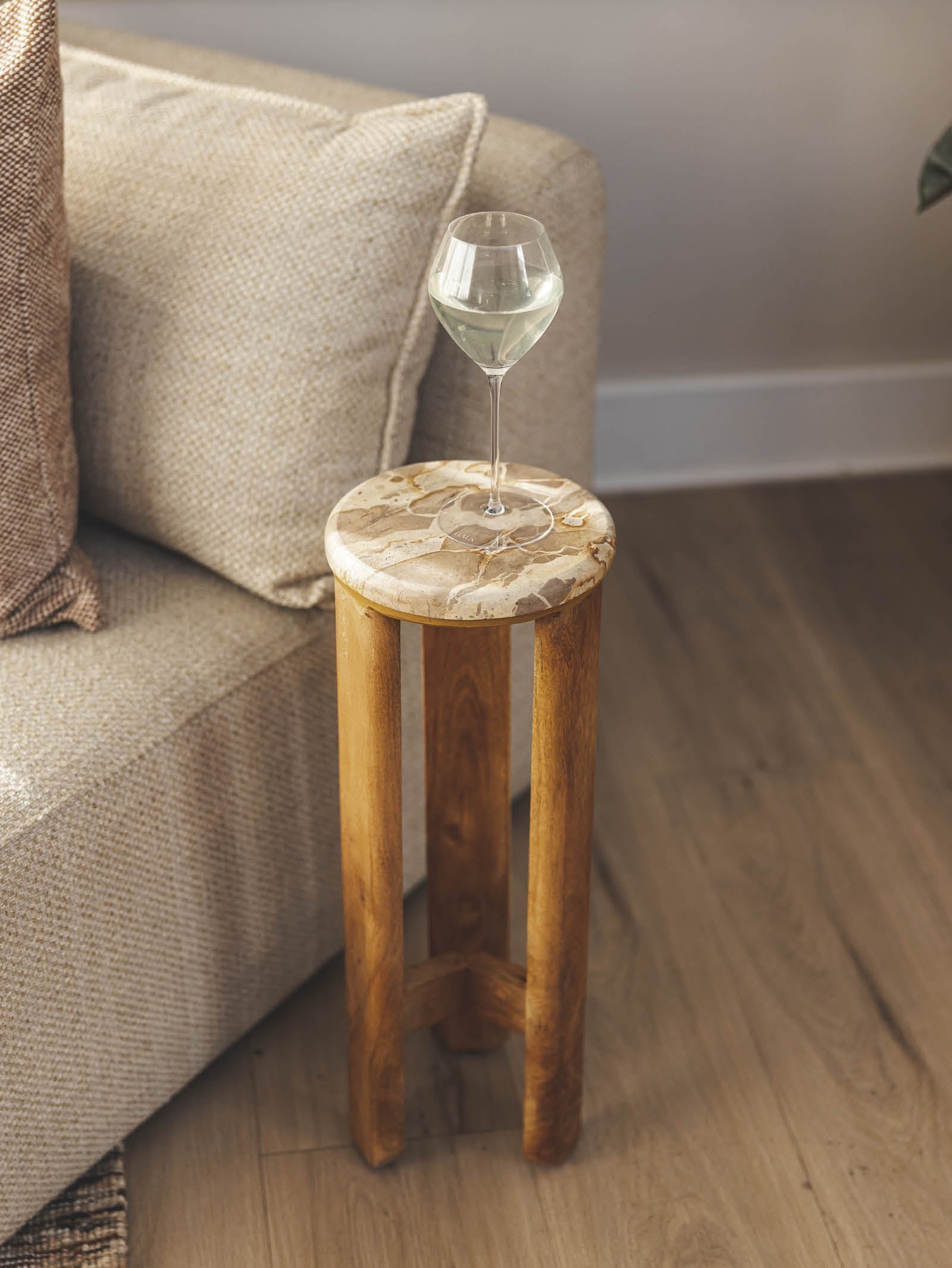 Table d'appoint en marbre contemporaine pour salon