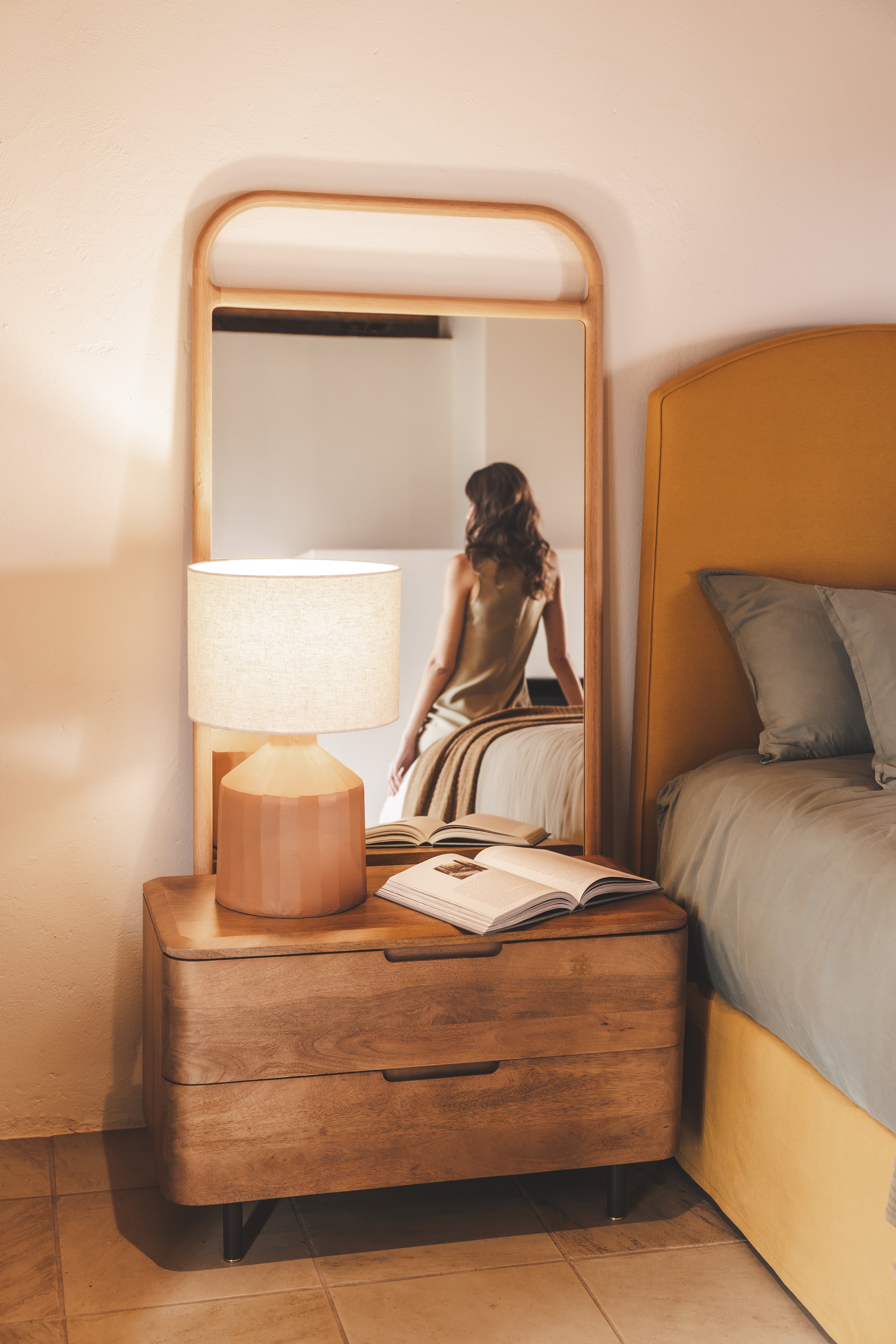 Table de chevet moderne en bois pour chambre à coucher