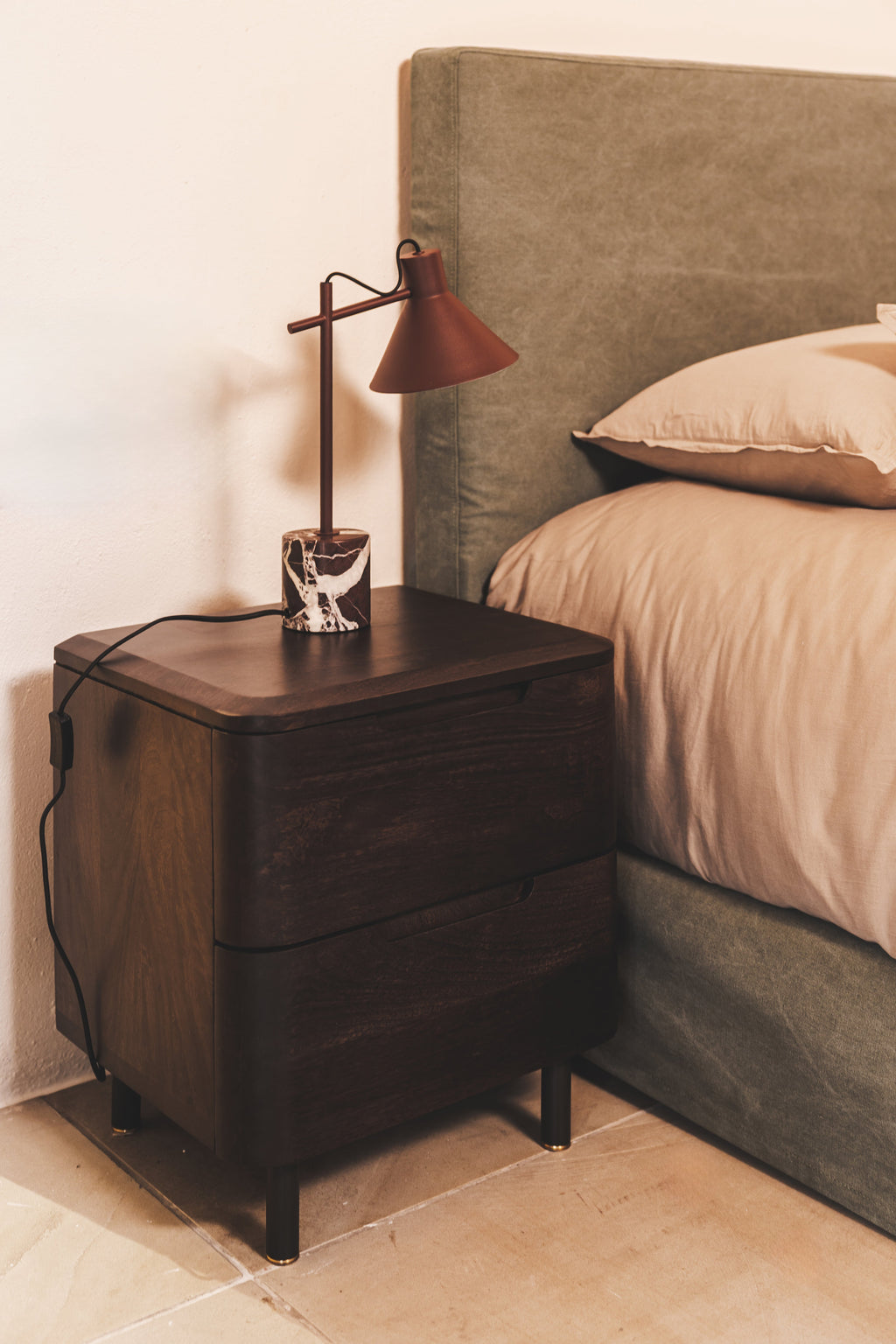 Table de chevet moderne en bois pour chambre à coucher