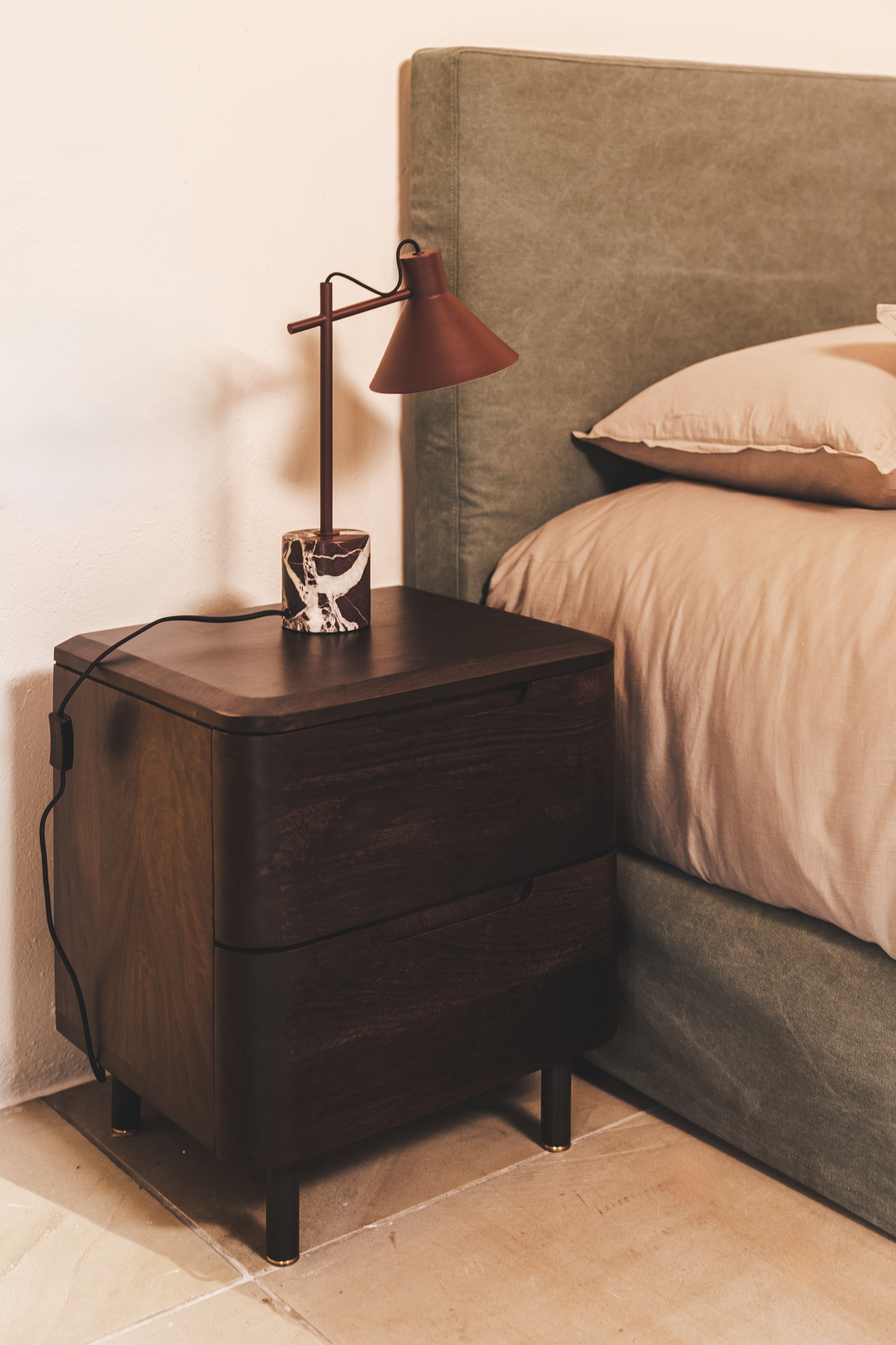 Table de chevet moderne en bois pour chambre à coucher