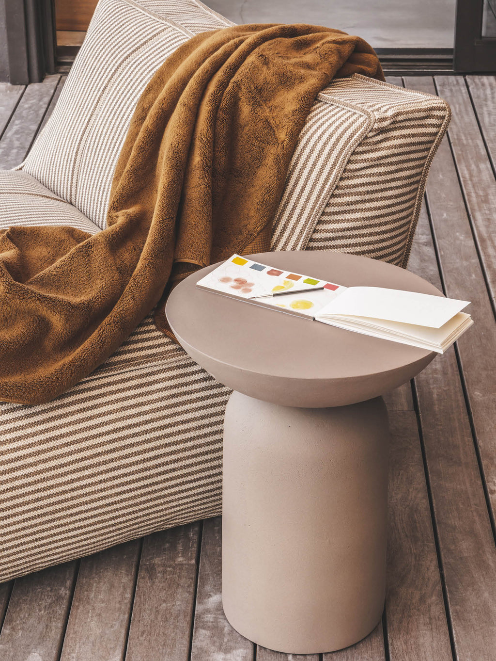 Table basse moderne pour terrasse