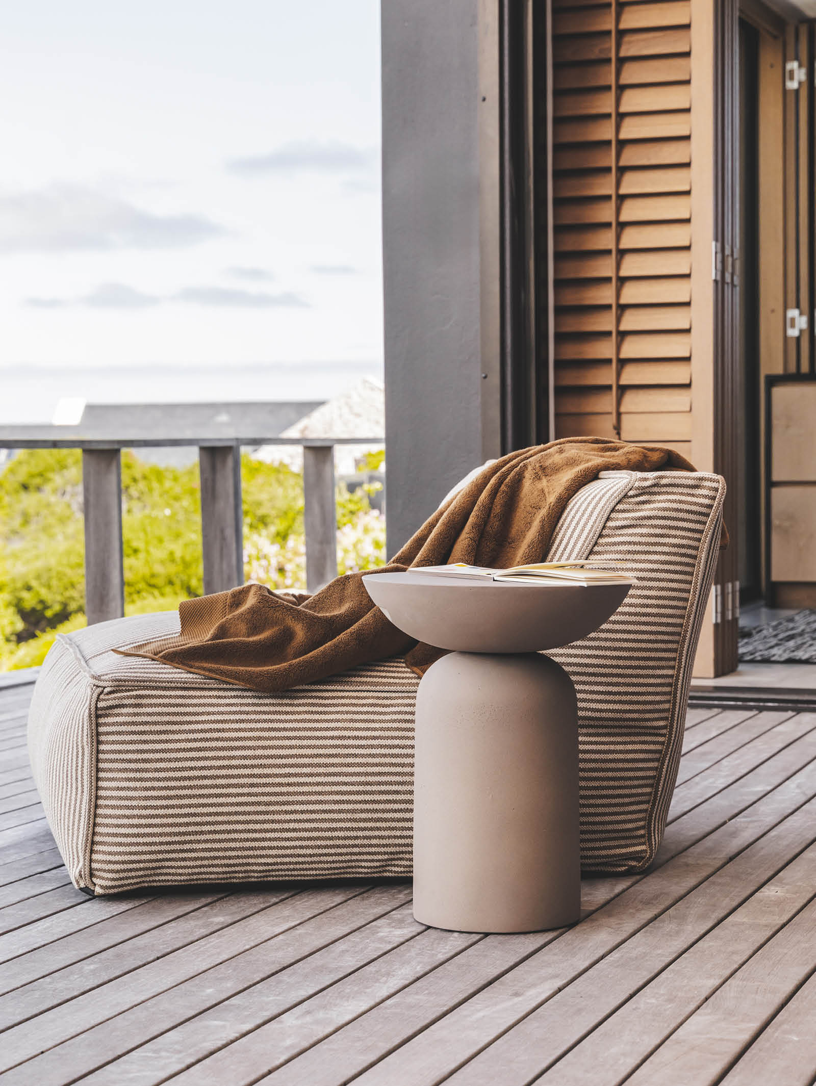 Table basse moderne pour terrasse