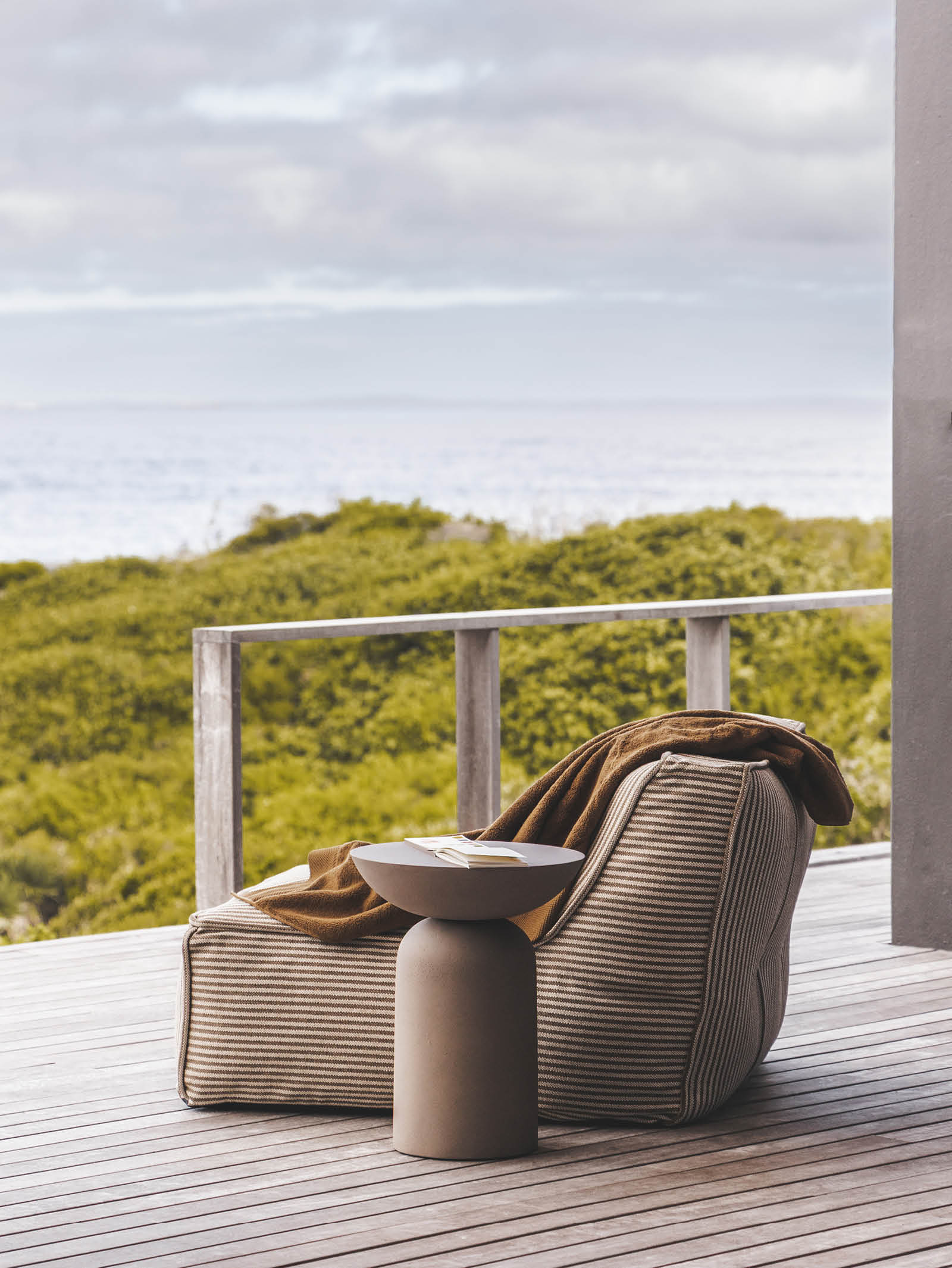 Table basse moderne pour terrasse