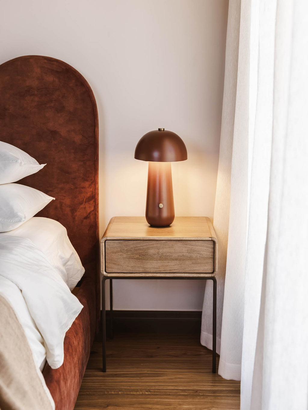 Table de chevet industrielle en bois pour chambre à coucher