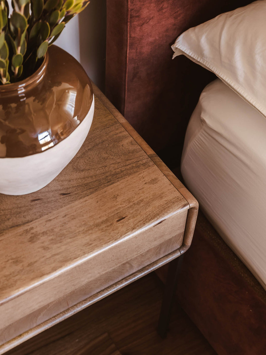 Table de chevet industrielle en bois pour chambre à coucher