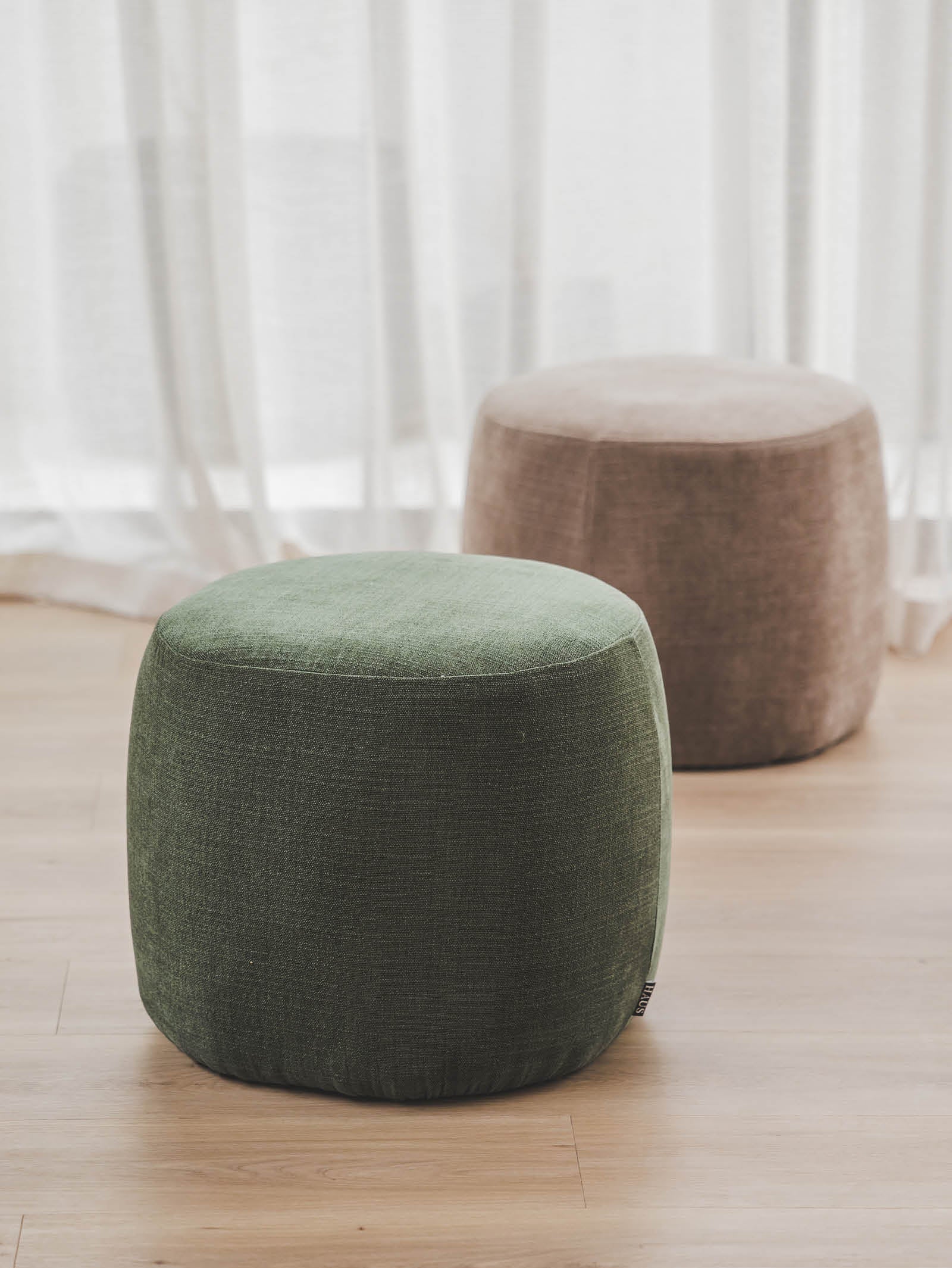 Pouf en tissu pour salon