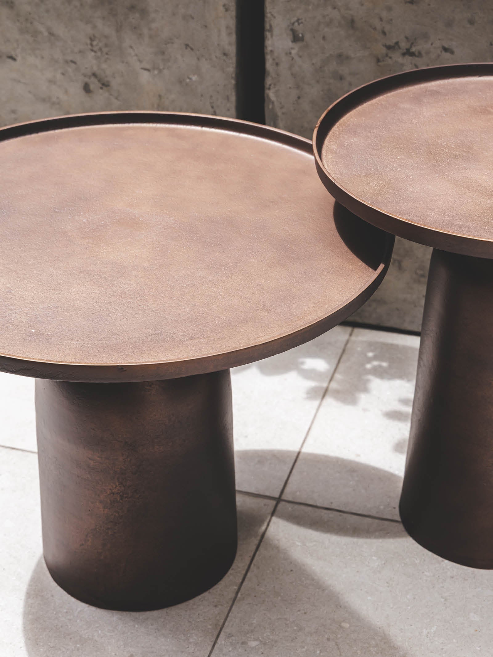 Table d'appoint contemporaine en aluminium pour patio