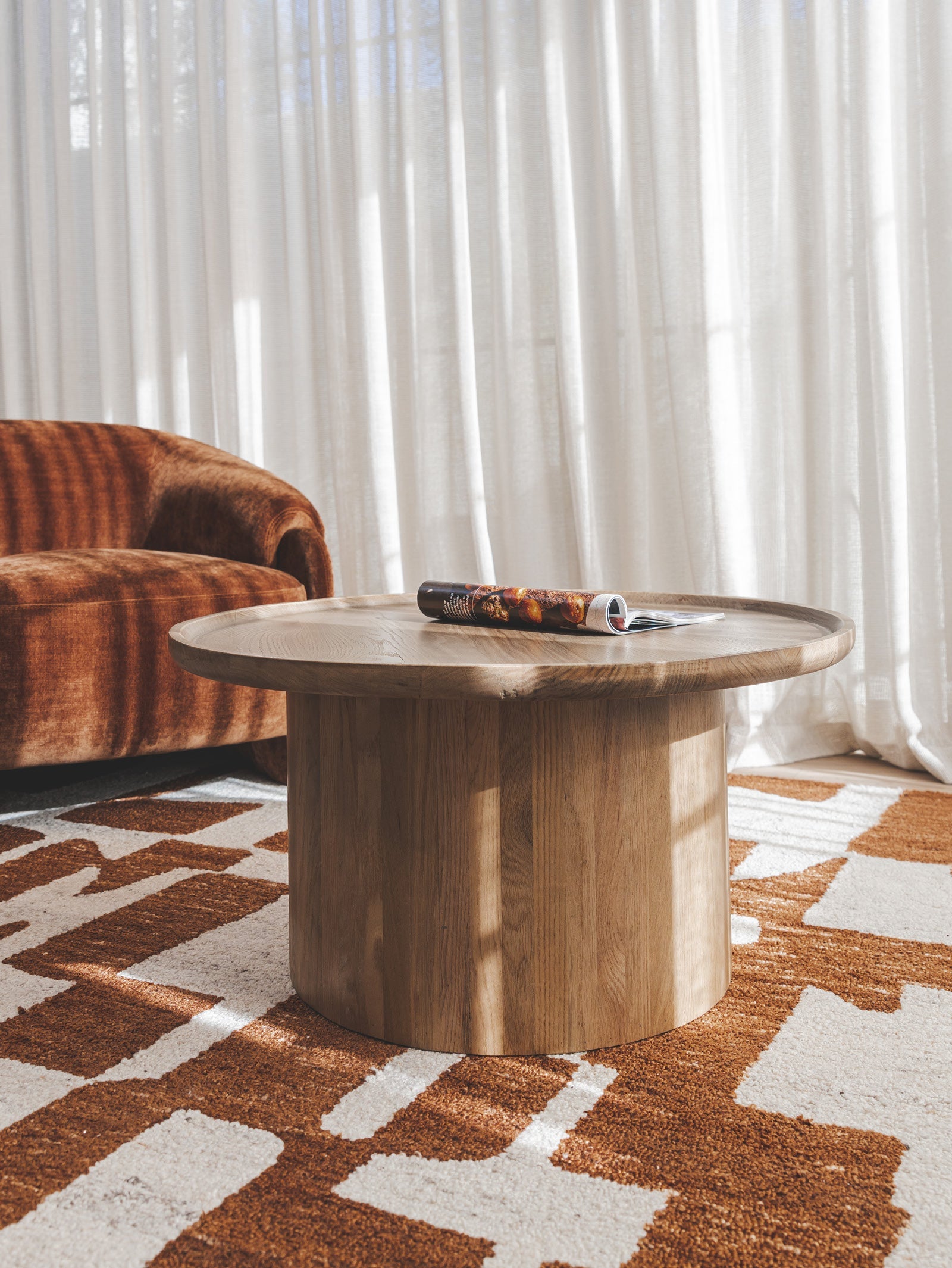 Table basse contemporaine en chêne pour salon