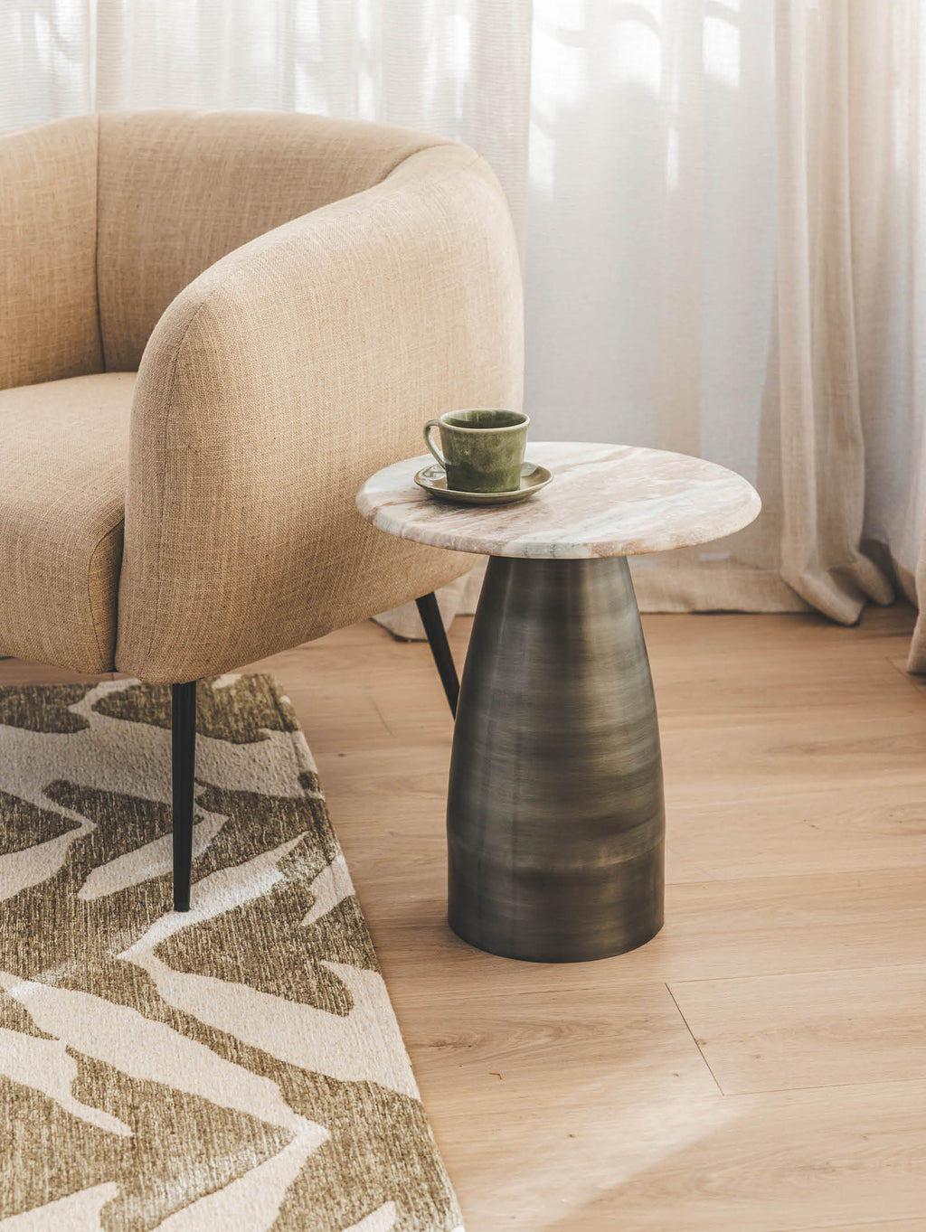 Table d'appoint contemporaine en marbre pour salon