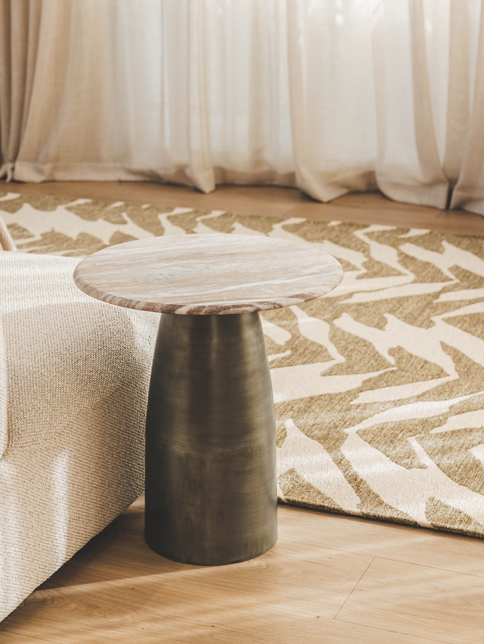 Table d'appoint contemporaine en marbre pour salon