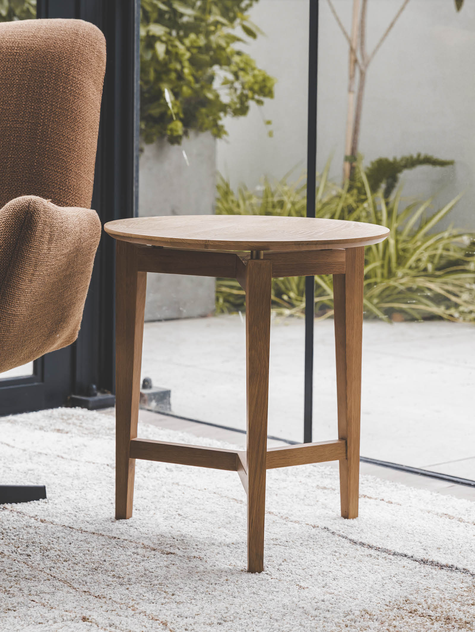 Table d'appoint moderne en chêne massif pour salon