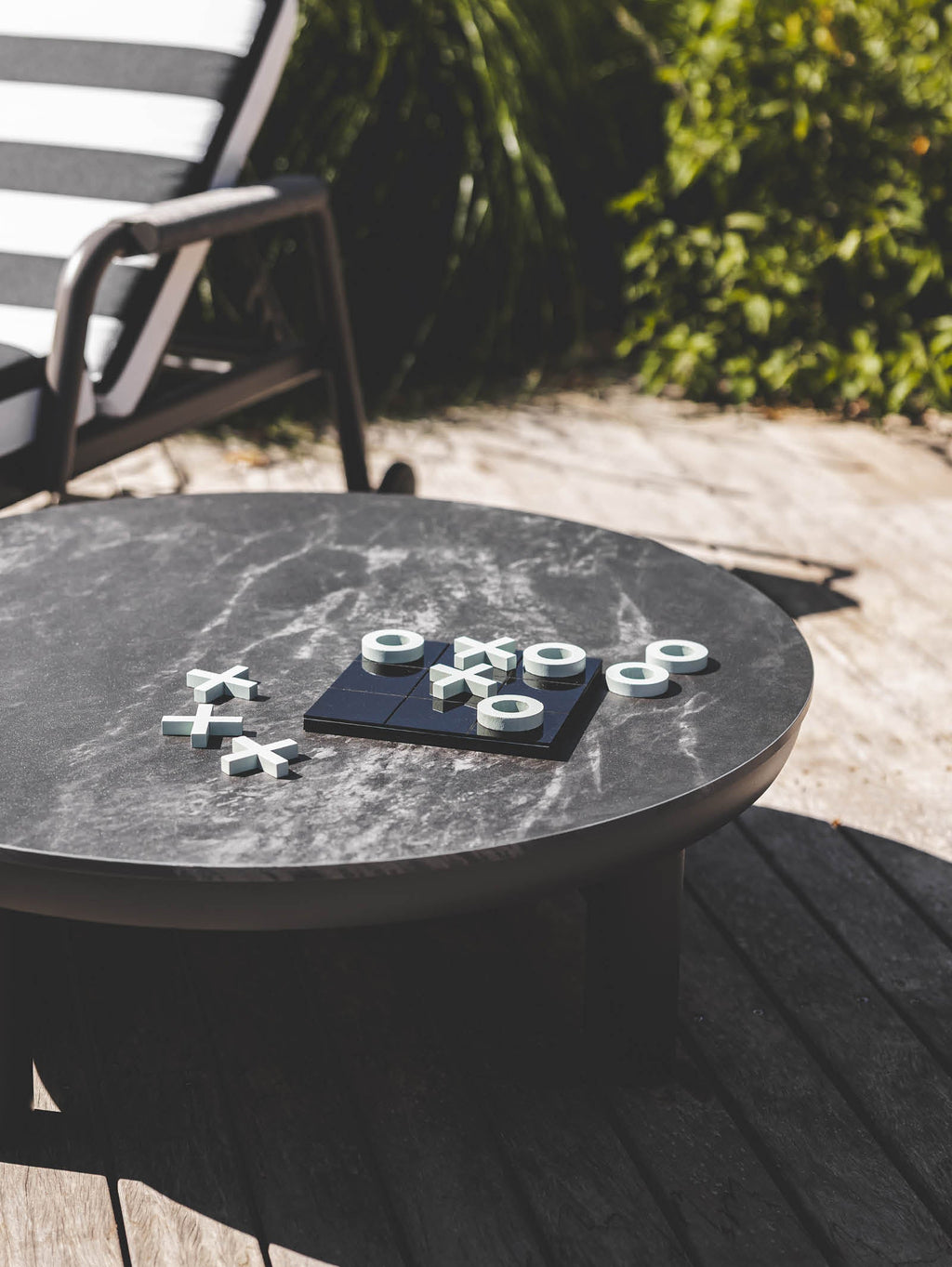 Table de patio moderne en aluminium
