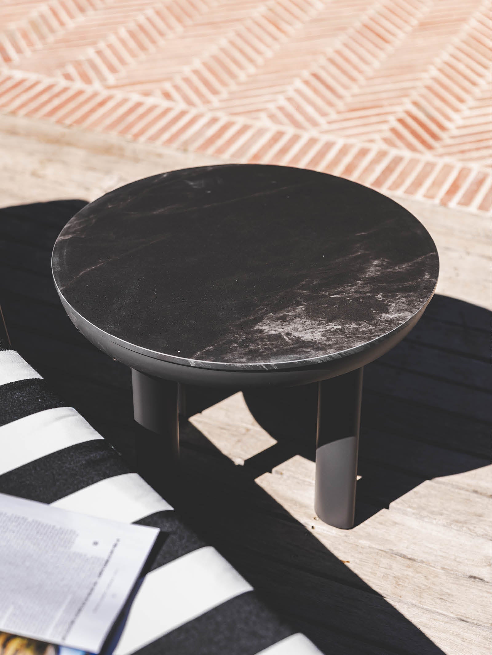 Table de jardin moderne en aluminium