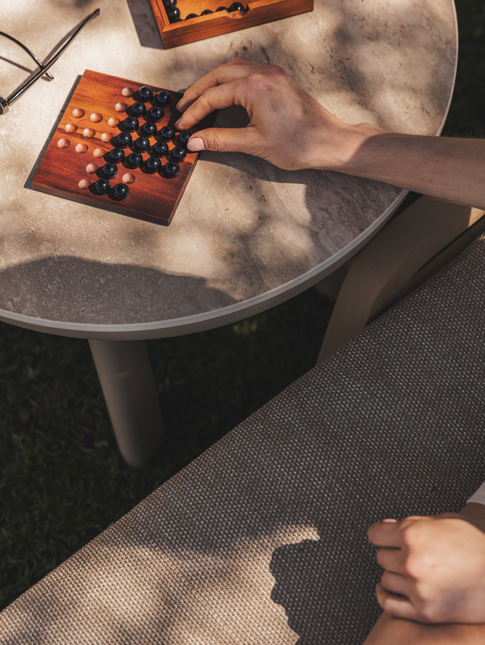 Table de jardin moderne en aluminium