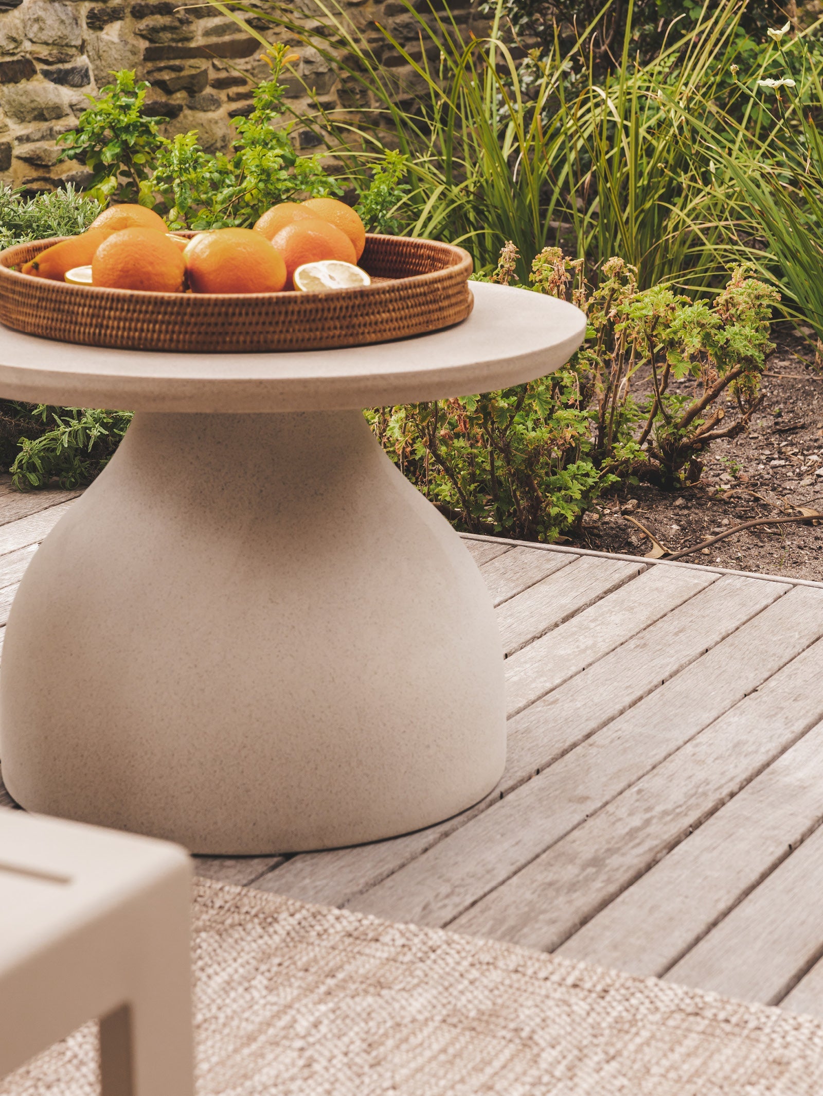 Table de terrasse contemporaine