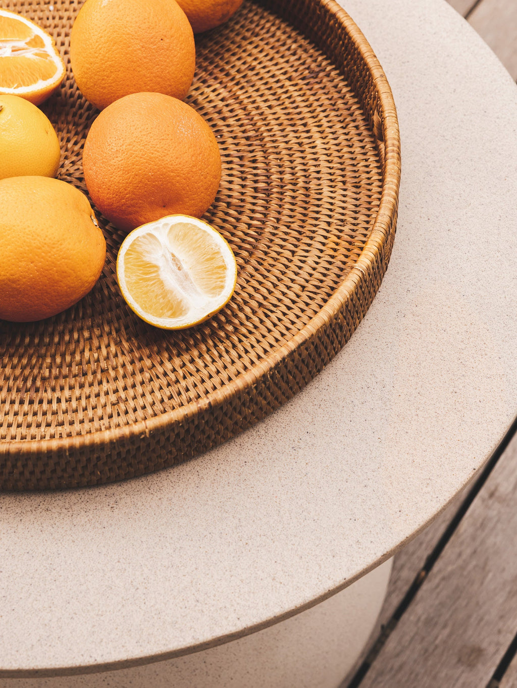 Table de terrasse contemporaine