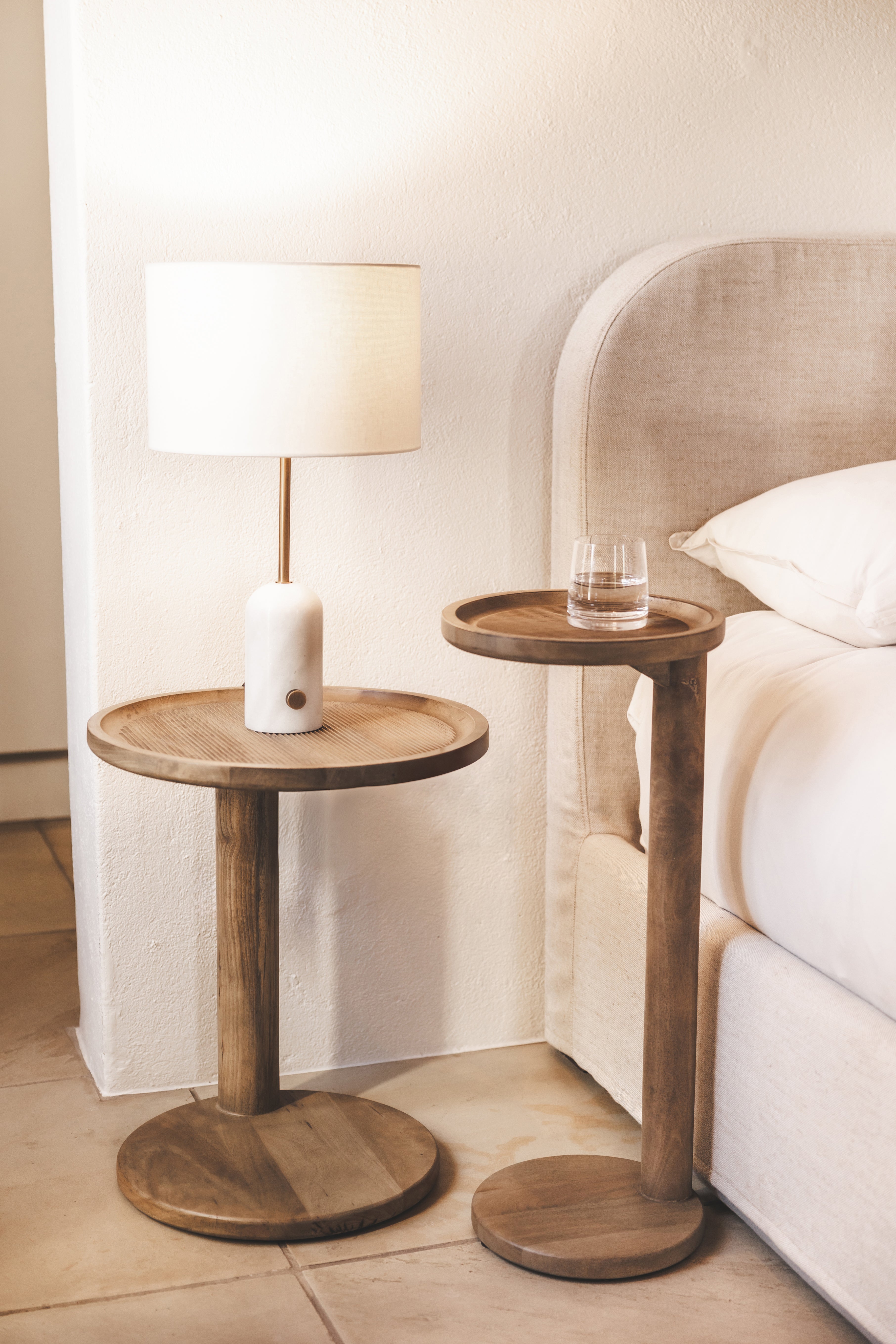Table basse classique en bois pour le salon