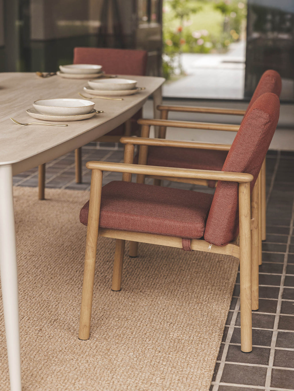 Chaise de salle à manger contemporaine en teck pour terrasse