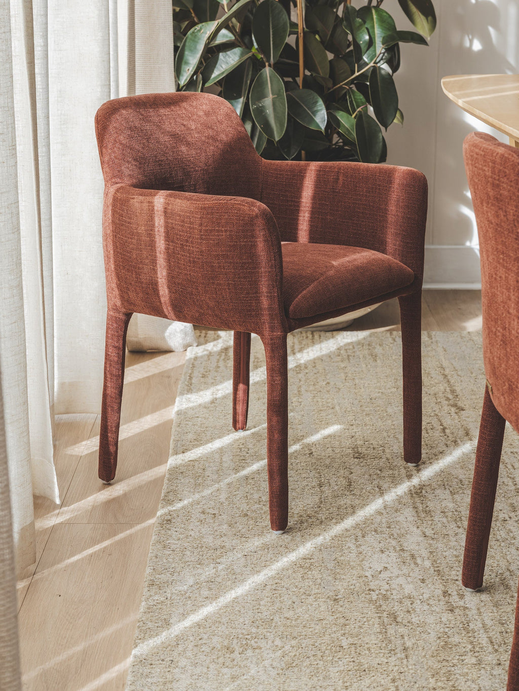 Chaise de salle à manger moderne en tissu
