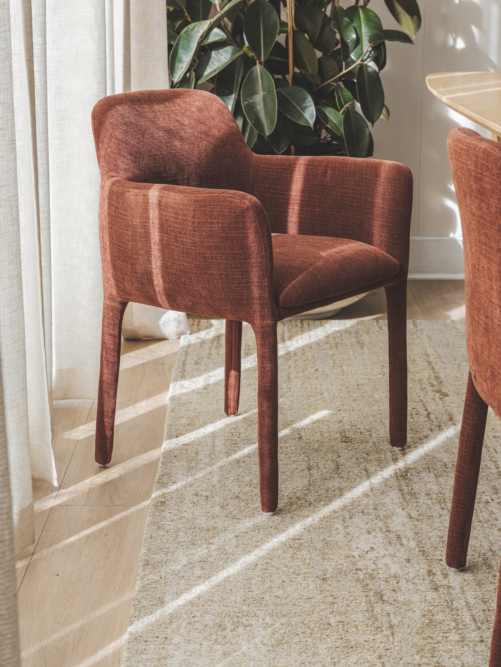 Chaise de salle à manger moderne en tissu