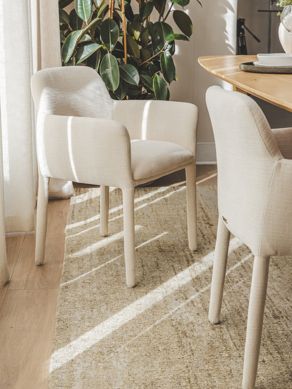 Chaise de salle à manger moderne en tissu