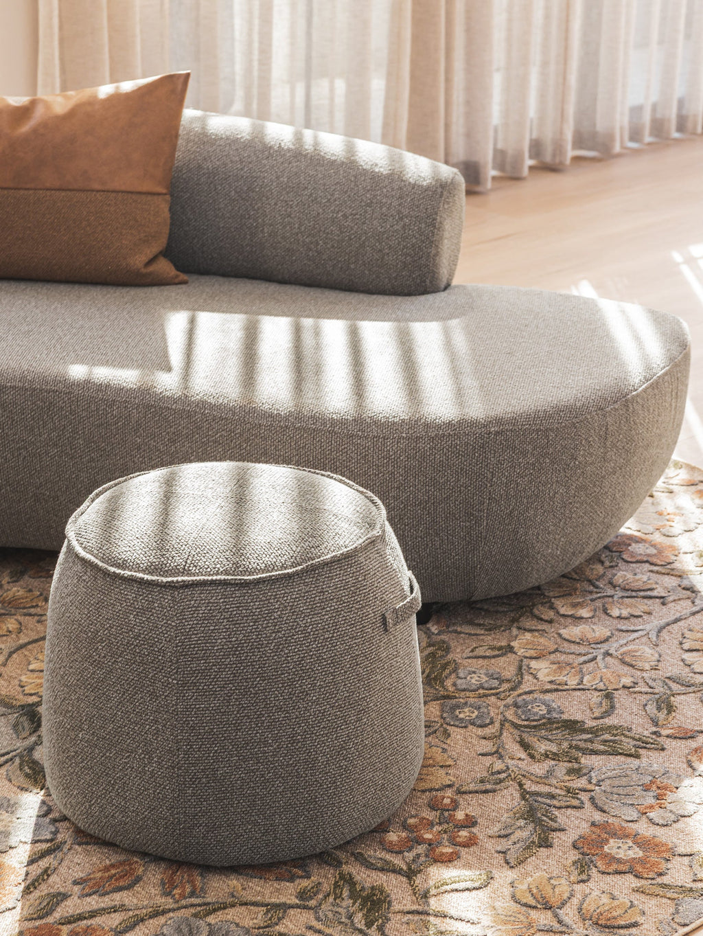 Tabouret en tissu moderne