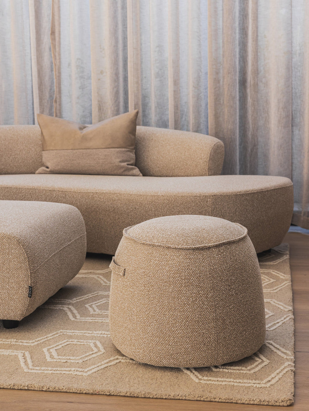 Tabouret en tissu moderne