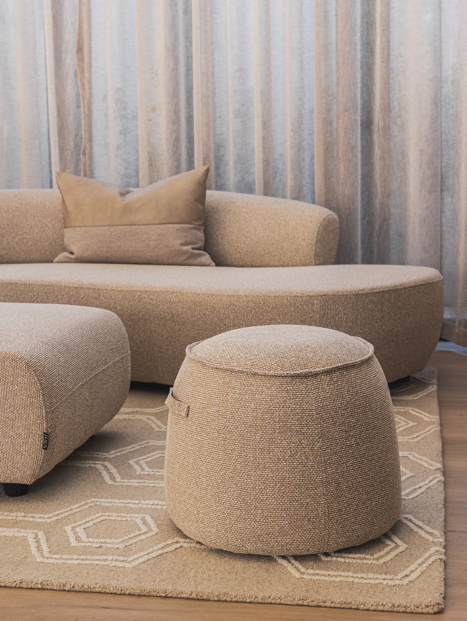 Tabouret en tissu moderne