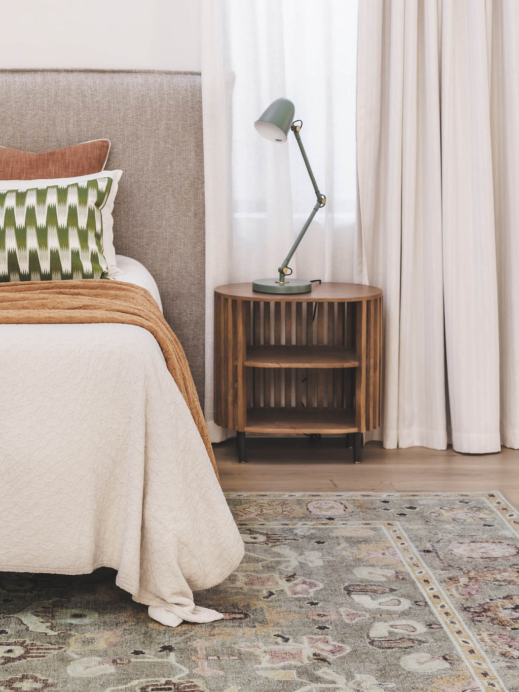 Table d'appoint en bois pour salon