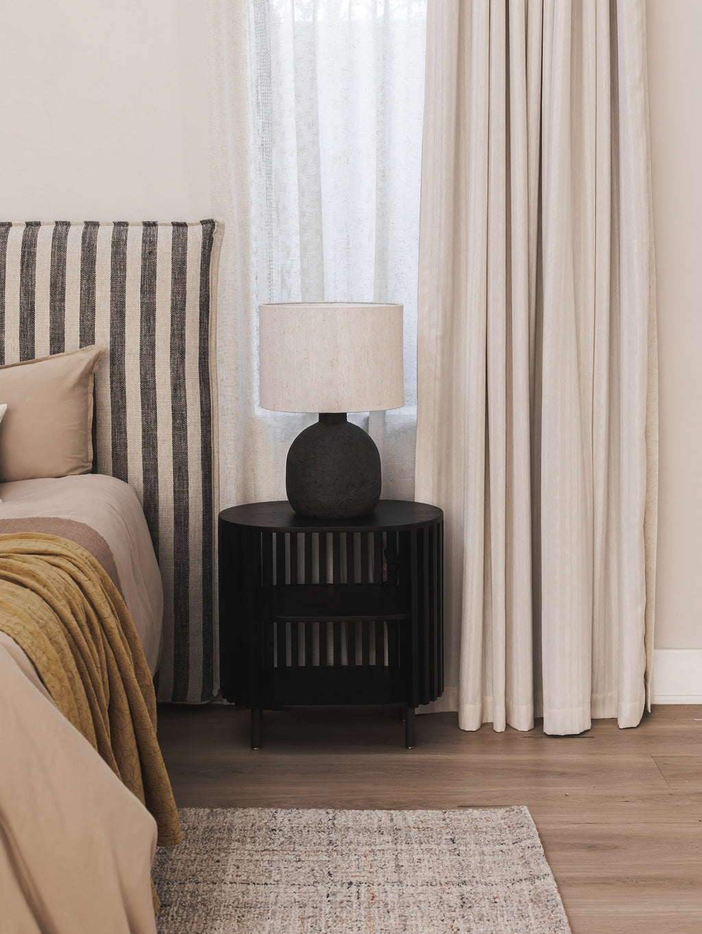 Table d'appoint en bois pour salon