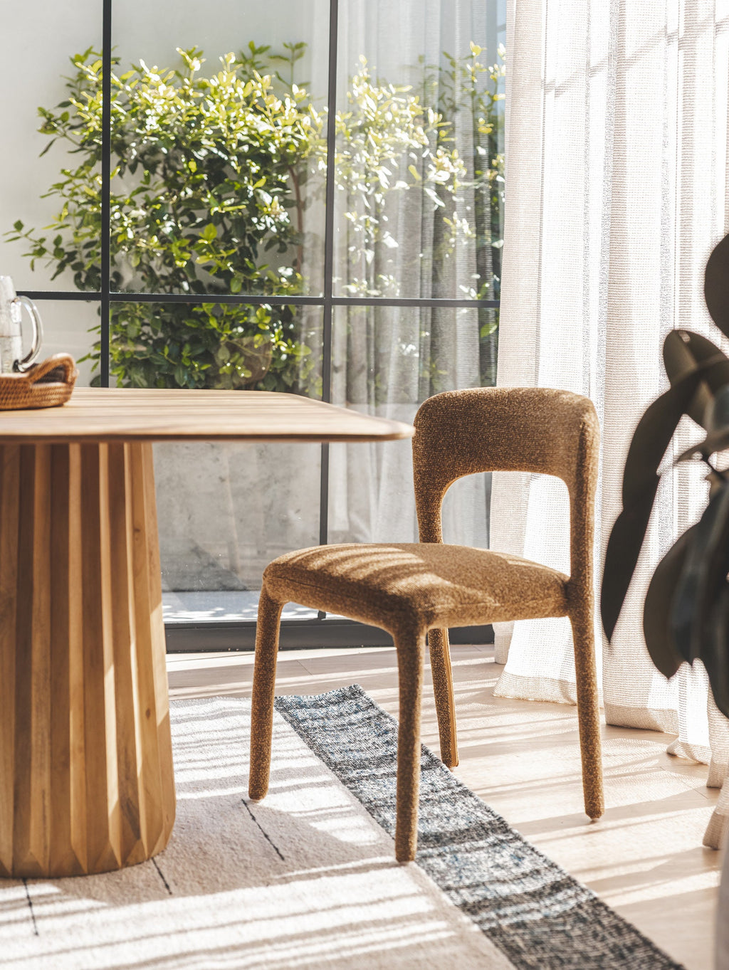Chaise de salle à manger moderne en tissu