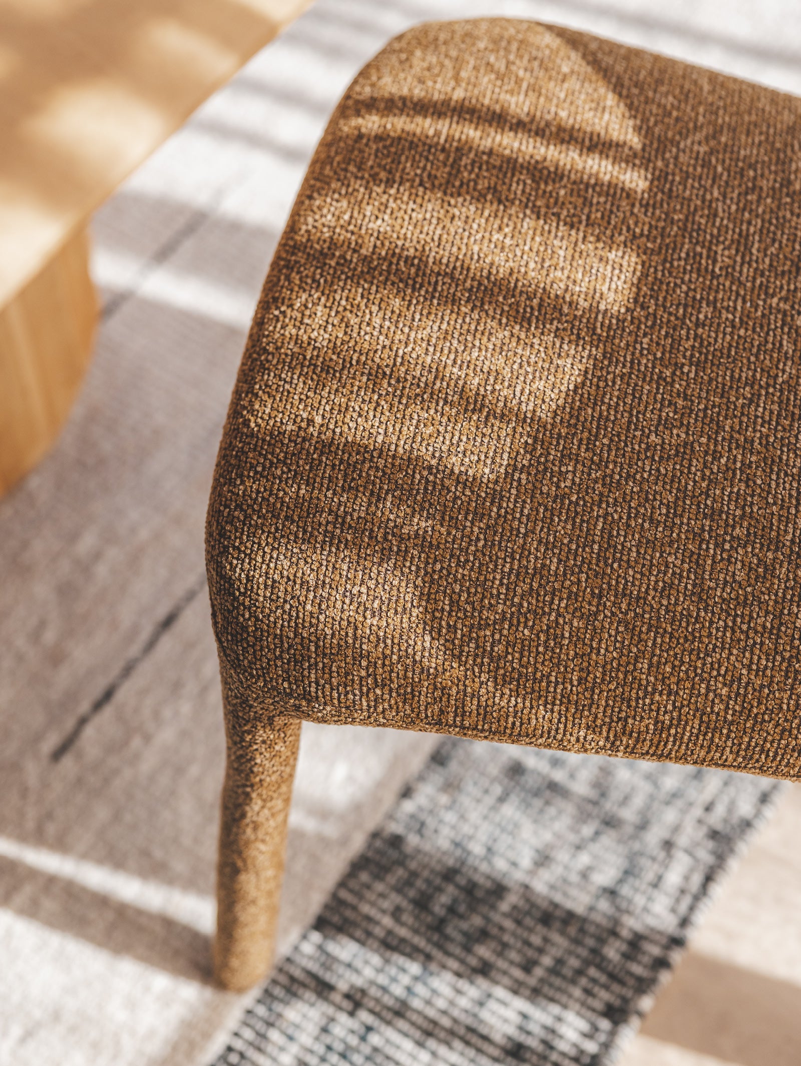 Chaise de salle à manger moderne en tissu pour salle à manger