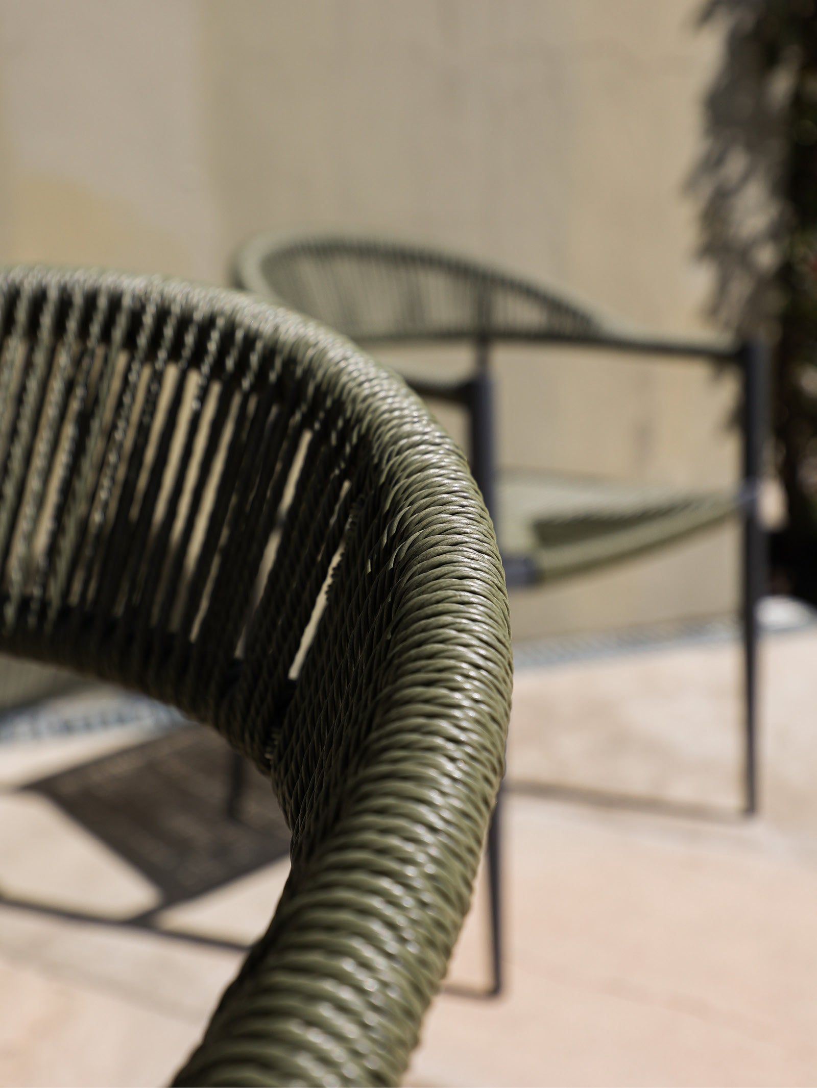 Chaise en aluminium à dossier incurvé pour terrasse
