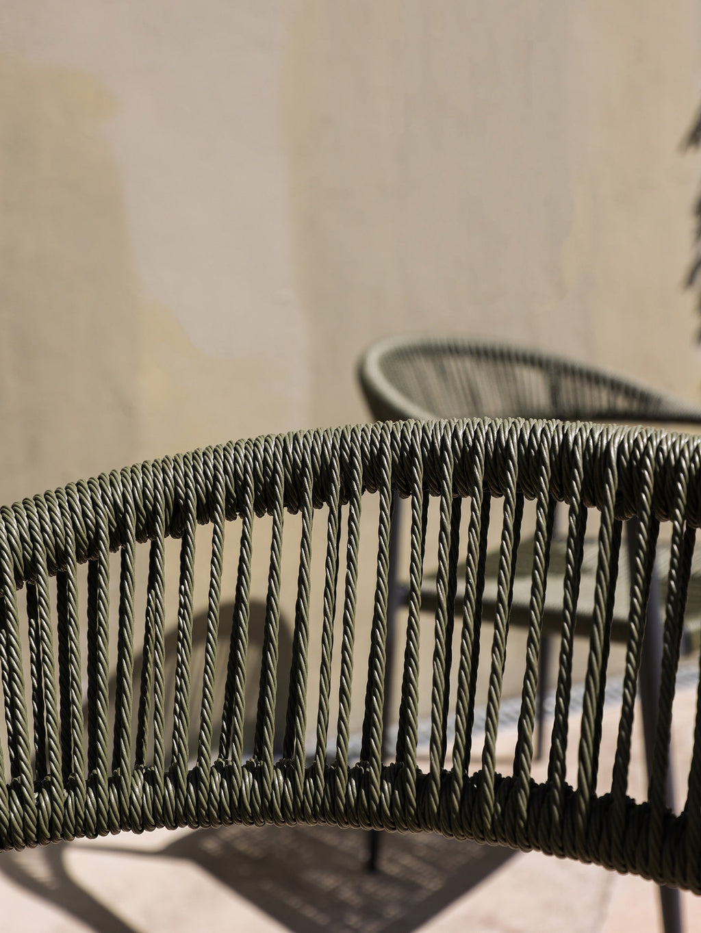 Chaise en aluminium à dossier incurvé pour terrasse