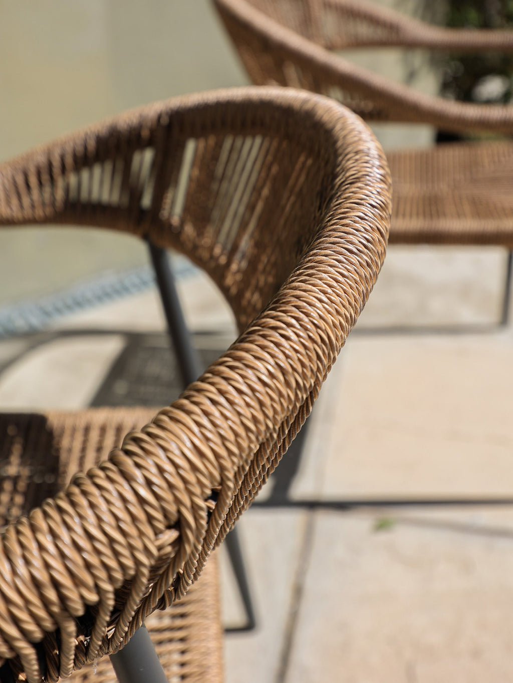 Chaise en aluminium à dossier incurvé pour terrasse