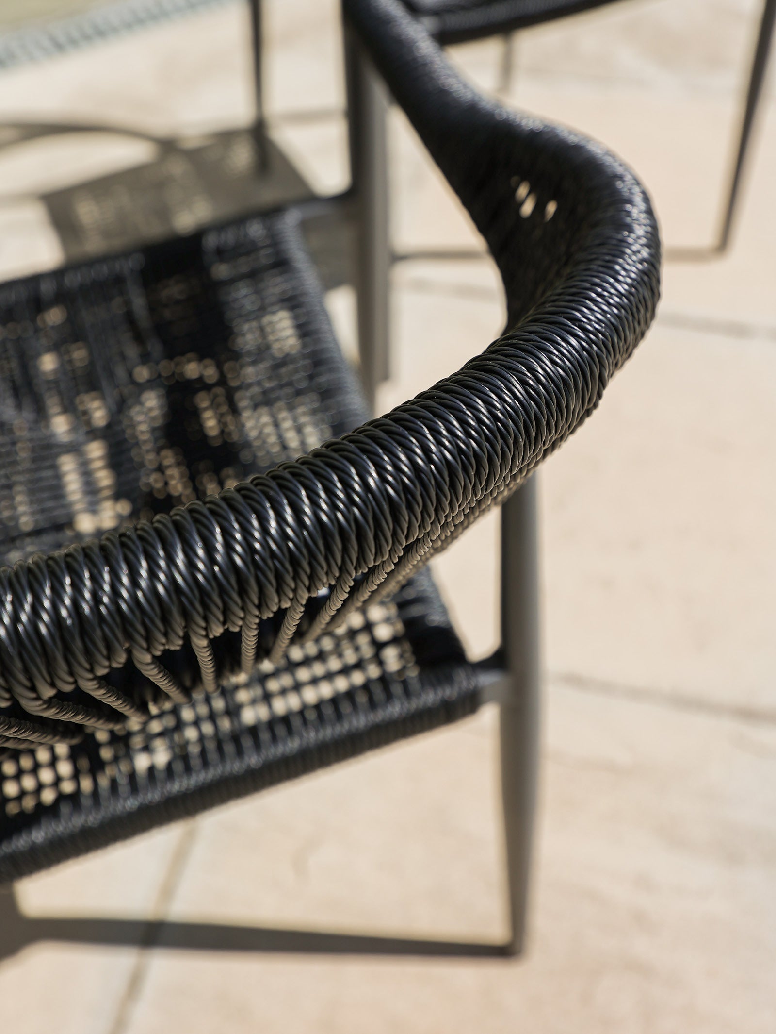 Chaise en aluminium à dossier incurvé pour terrasse